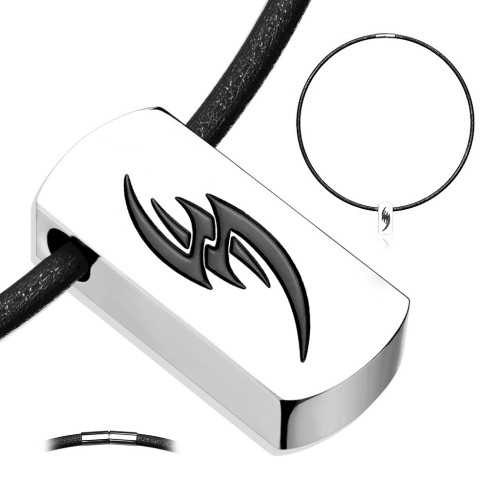 Collana con cordino in cuoio e pendente da uomo con piastra in acciaio tribale nero inciso