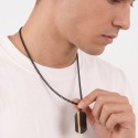 Two-tone military plate necklace in black stainless steel and gold band worn by a man, for a modern and minimalist style.