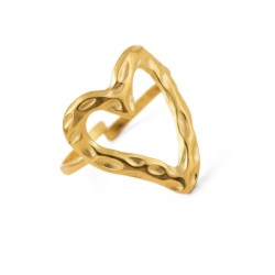 Anillo de esposa ajustable en acero inoxidable de oro con patrón de corazón a cielo abierto y textura martillada.
