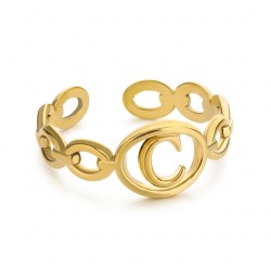 Bague ajustable pour femme en acier inoxydable doré avec maille cubaine ajourée et initiale lettre C au centre.