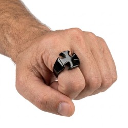 Bague chevalière personnalisable pour homme en acier inoxydable noir brillant, avec croix de Malte découpée sur le plat 2