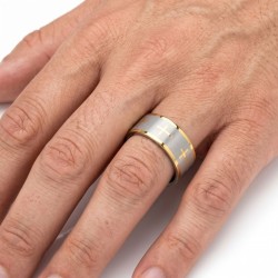 Anillo de dos tonos-bicolor con acero cepillado decorado con cruz latina dorada, personalizable por el grabado interior con láse 2