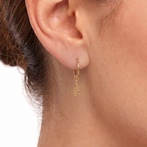 Boucles d'oreilles pour femme de type clou demi-créole en acier inoxydable doré, ornée d'un pendentif serpent ondulé.