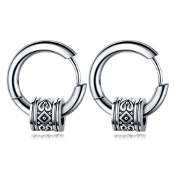 Boucles d'oreilles créoles pour homme en acier inoxydable, ornées d'un cylindre coulissant avec gravures tribales et celtiques.