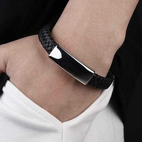 Pulsera de cuero con cierre de acero Placa grabada personalizable usada por un hombre