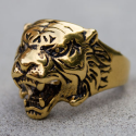 Bague homme acier placage or tête de tigre gueule ouverte originale vue de prés