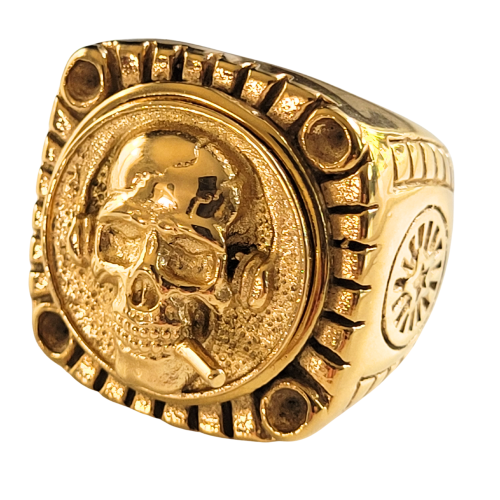 Another plane of the tray of the ring showing the precision of the 3D death head and the brilliance of gold under light