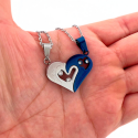 Separable heart pendants for men and women in blue steel and 2 chains presented