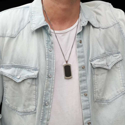 Pendentif homme plaque militaire en acier carbone noir chic chaine incluse