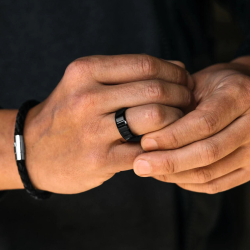 BAGUE POUR HOMME FEMME ACIER COULEUR PLAQUE NOIR NOIRE LAQUE PAS CHER NEUVE R083