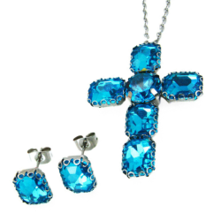 Parure chaine pendentif croix et boucles d'oreilles femme acier cristaux bleu