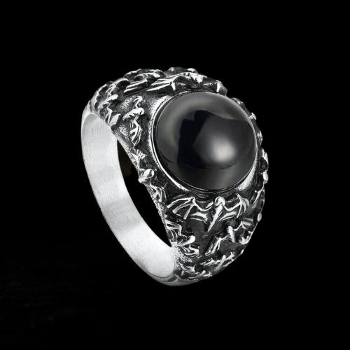 Bague chevalière homme acier chauve-souris batman pierre noire gothique fond noir