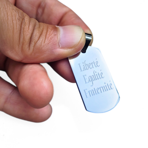 Pendentif militaire acier avec gravure liberté égalité fraternité