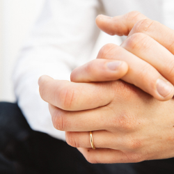 Bague anneau alliance de mariage homme femme acier doré or fin 2mm