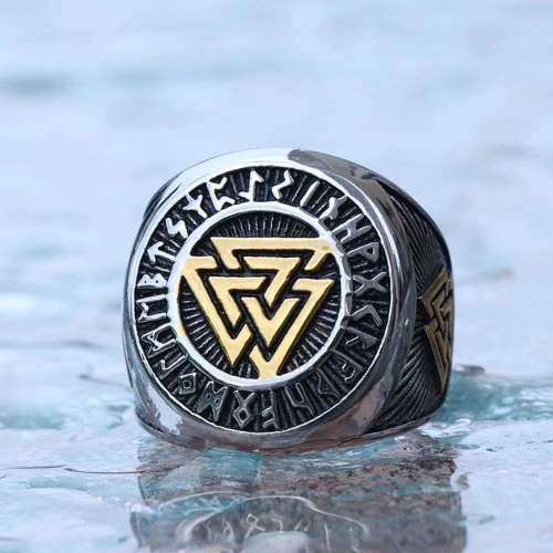 Anillo de sello de acero vikingo nórdico para hombre con triángulo de Odín Valknut sobre el agua