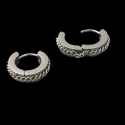 Men's steel hoop earrings chained with central clip chain
