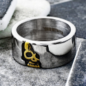 Close-up of realistic finishes, the reliefs and natural shades of the golden hoop of the ring.