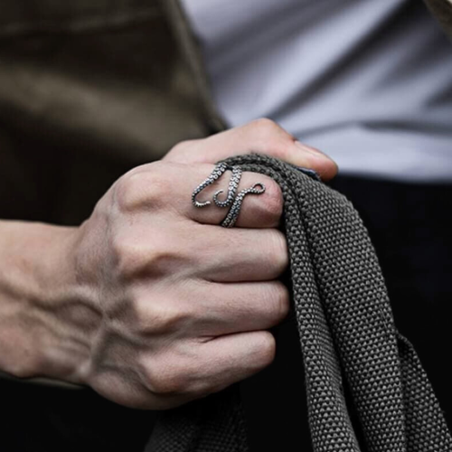 Ring in Form von Tentakules Anneau Pieuvre Kraken Octopus männlich in Edelstahl
