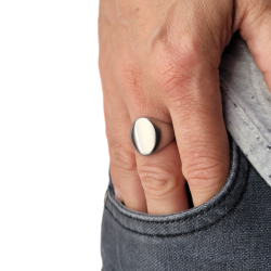 Chevalière homme acier inoxydable brossé plateau ovale 20mm personnalisable