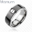 ANILLO DE HOMBRE TORNILLOS DE TITANIO MACIZO Y PLACA CHIC NEGRA